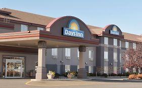 Days Inn & Suites By Wyndham Thunder Bay